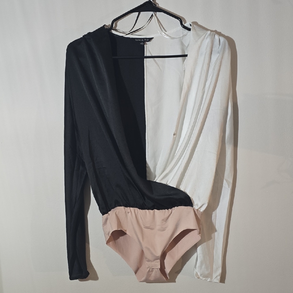 Chic Colorblock Bodysuit in Black, White